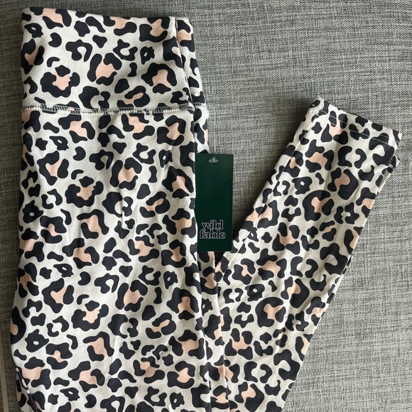 New Leggings Size Small NWT - Picture 2 of 8